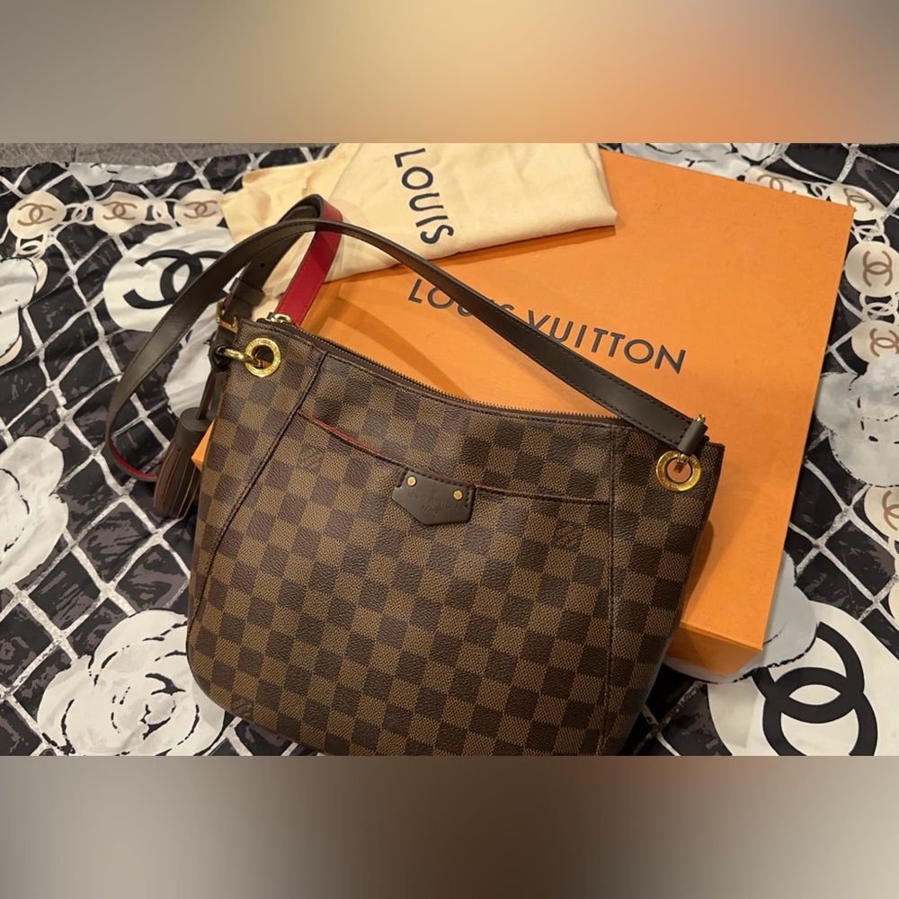Louis Vuitton South Bank Besace